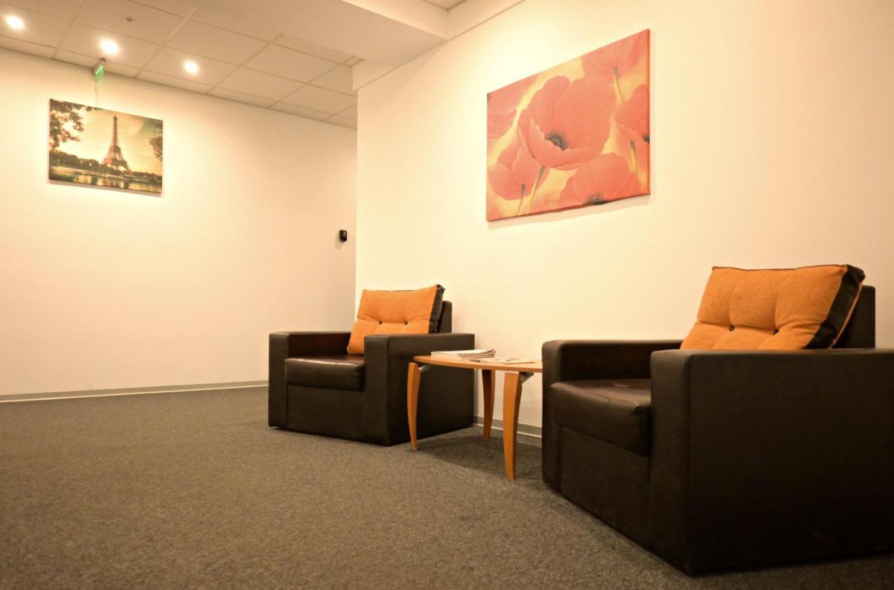 Luana Airport Apartments #8 Otopeni Eksteriør billede